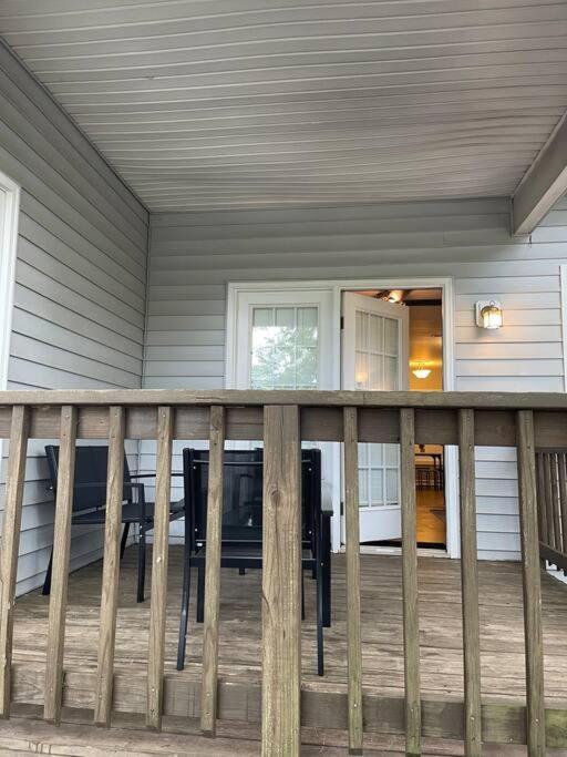 Simple Elegant Townhouse Dt Raleigh Ncsu Apartment Exterior photo