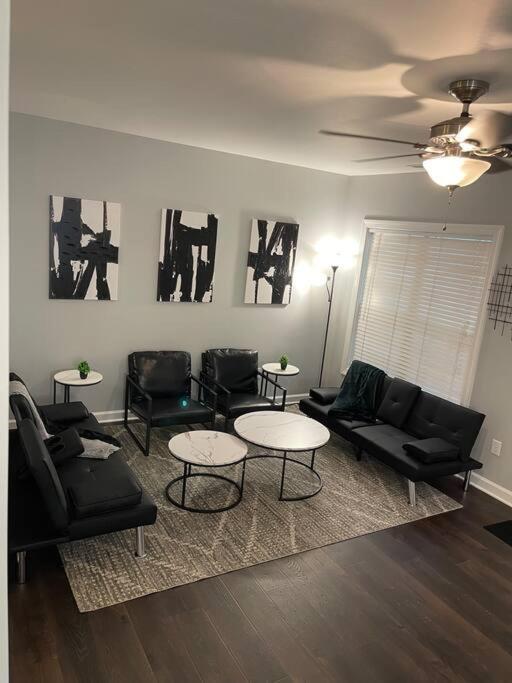 Simple Elegant Townhouse Dt Raleigh Ncsu Apartment Exterior photo
