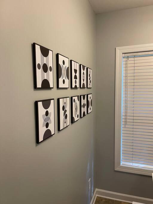 Simple Elegant Townhouse Dt Raleigh Ncsu Apartment Exterior photo