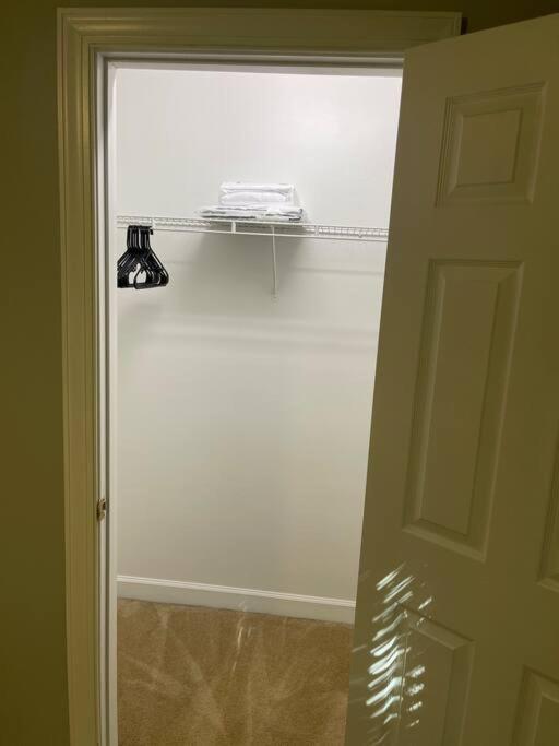 Simple Elegant Townhouse Dt Raleigh Ncsu Apartment Exterior photo